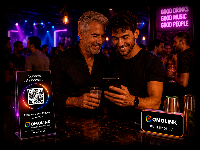 Omolink Card en establecimiento partner con materiales POP y tarjeta digital